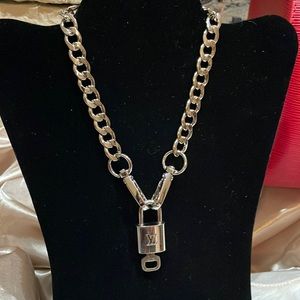 Louis Vuitton lock and key 🎶 auction 6/17@5pmEST